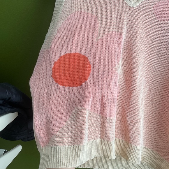 Floral patterned vest - Picture 2 of 4